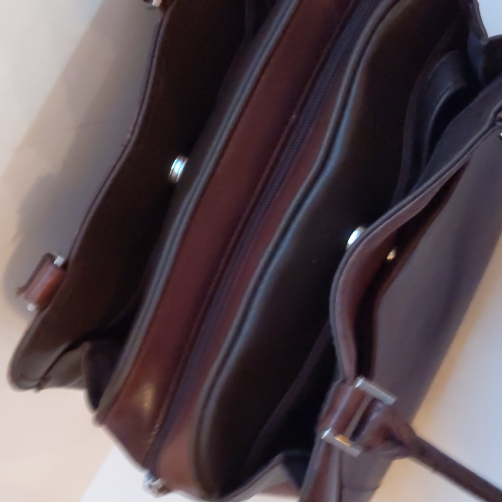 Preston & York brown leather handbag-7 1/2 x 10 1/2 x 4 inches - Picture 4 of 7
